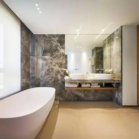 Luxurious 3br6p With Terrace - First Croisette 602 فندق